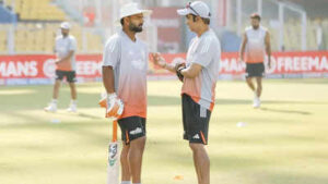 Pant gambhir 2711 bcci.jpg