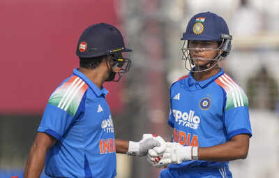 1766925901 ind vs sa 1st odi match.jpg