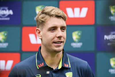 Australia ashes squad training session.jpg