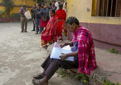 Sir hearings underway in bengal.jpg