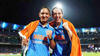 Smriti harman 1312 bcci.jpg