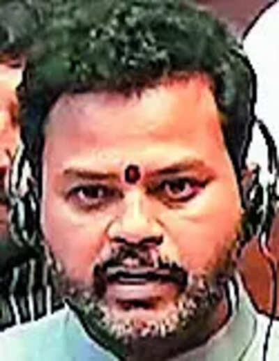 Will take very very strict action against indigo set an example for other airlines naidu in parl.jpg