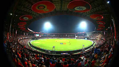 Chinnaswamy stadium 2401 bc.jpg