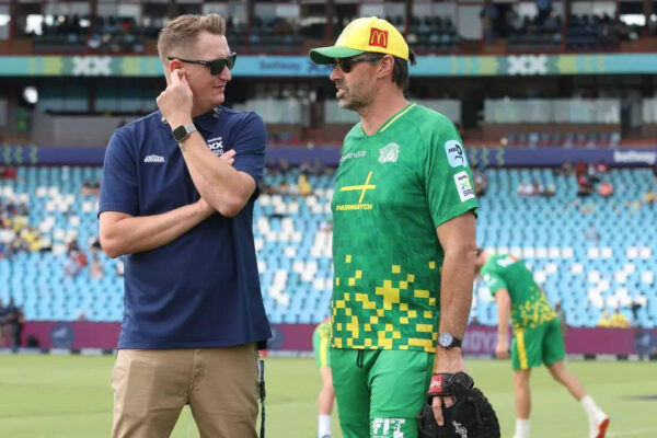 Chris morris stephen fleming.jpg