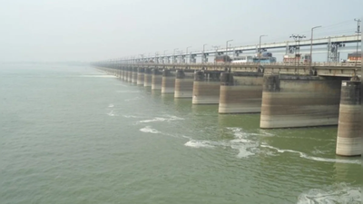Farakka barrage.jpg