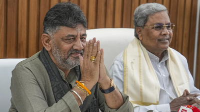 Dks and siddaramaiah.jpg