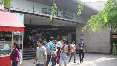 Dmrc and cisf join hands to ease travel for cbse board exam 2026 students.jpg