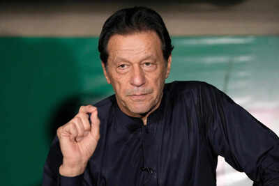 Former cricket captains urge pakistan to ensure better medical care for imran khan in prison.jpg