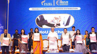 Kerala governor rajendra arlekar urges students to embrace skill based education and job creation.jp .jpeg