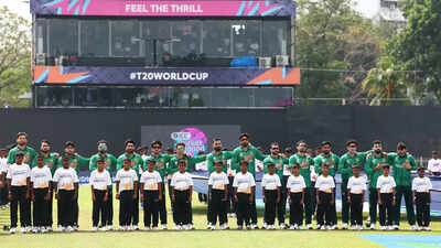 Pak team 1002 getty.jpg