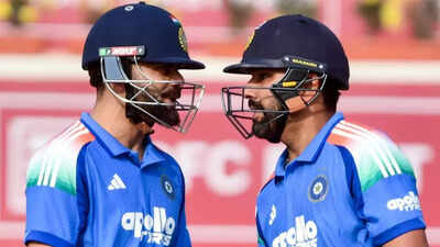 Virat kohli and rohit sharma ani photo.jpg