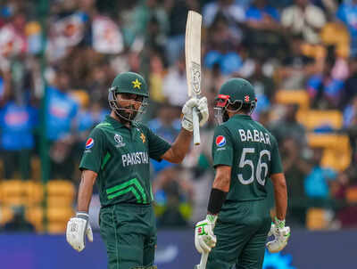 Bengaluru pakistan39s fakhar zaman celebrates his half century with captain baba.jpg