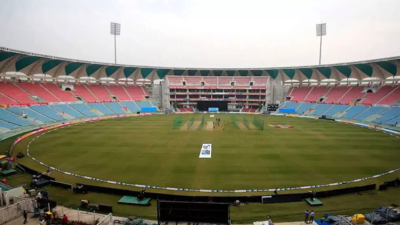 Ekana cricket stadium.jpg