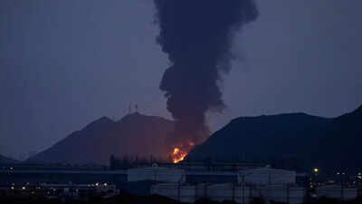 Fujairah fire.jpg