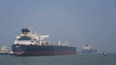India bound ship struck in hormuz.jpg