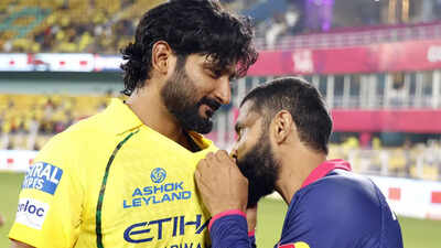 Khaleel ahmed and ravindra jadeja.jpg