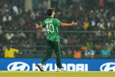 Sri lanka pakistan t20 wcup cricket.jpg