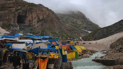Amarnath yatra in jammu and kashmir.jpg