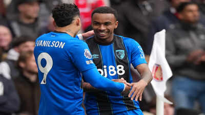 Arsenal stunned by bournemouth in 2 1 loss that lets man city back into premier league title race.jp .jpeg