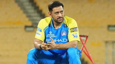 Dhoni 1104 ipl.jpg