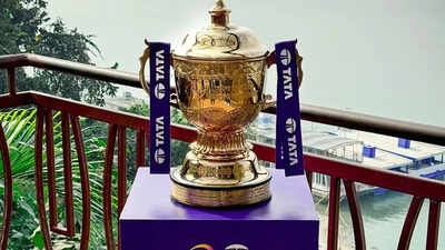 Ipl trophy 1304 ipl.jpg