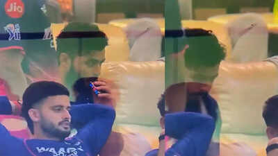 Riyan parag vaping2 3004 s.jpg