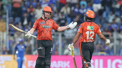 Srh beat mi by 6 wickets.jpg