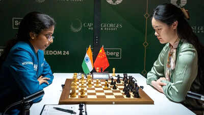 Vaishali vs zhu jiner photo by niki riga.jpg