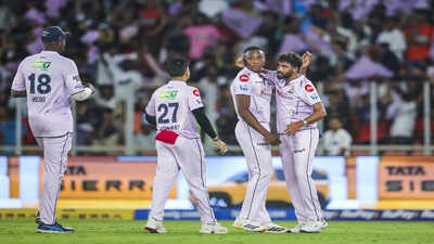Ahmedabad may 12 ani gujarat titans39 kagiso rabada and teammates celebrate t.jpg