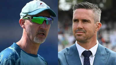 Jason gillespie and kevin pietersen.jpg