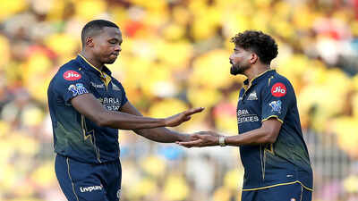 Kagiso rabada and mohammed siraj.jpg
