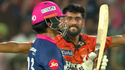 Praful hinge39s celebrates after dismissing vaibhav sooryavanshi screengrab.jpg