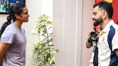 Pv sindhu and virat kohli.jpg