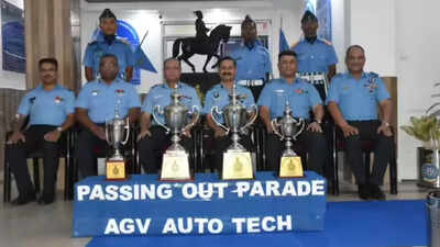 Chennai 412 agniveervayu trainees complete training air vice marshal golani reviews passing out para.jpeg