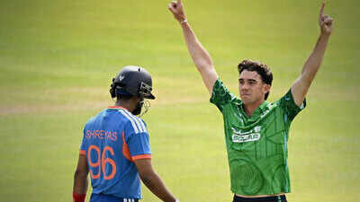 Ireland shock world champiosn india.jpg