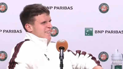 Jakub mensik suffers painful cramp screengrab.jpg