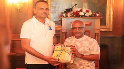 Mauritius president gokhool joins special yoga session organised by indian high commission to mark 1.jpeg
