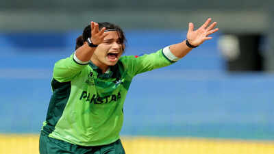 Pakistan captain fatima sana.jpg
