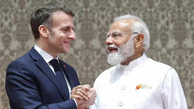 Pm modi and emmanuel macron.jpg