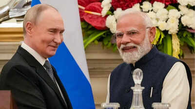 Putin with pm modi.jpg