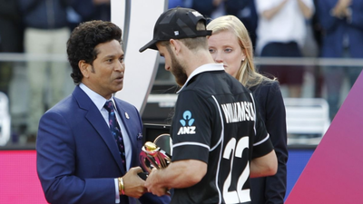 Sachin tendulkar and kane williamson.jpg