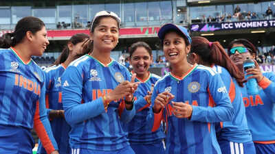 Shreyanka patil in the middle after india39s win over pakistan photo by bcciwomen on x.jpg