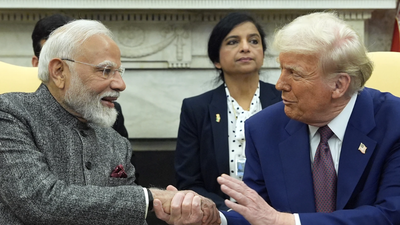 Trump modi.jpg