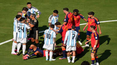 1784582796 argentina spain wcup soccer.jpg