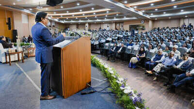 Iim kozhikode director prof debashis chatterjee.jpg