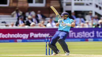 London england jul 19 ani england39s joe root plays a shot during 3rd odi a.jpg