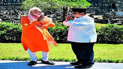 Modi prabowo inaugurate temple restoration project.jpg