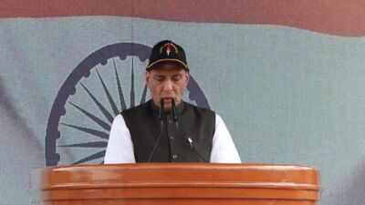 Rajnath singh in ladakh.jpg