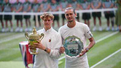 Zverev sinner 1307 ap.jpg