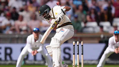 1787375095 england pakistan cricket.jpg